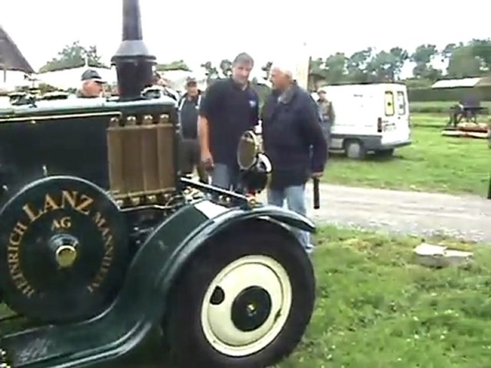 Lanz Bulldog kommt beim Dampftreffen im Freilichtmuseum Lindlar an