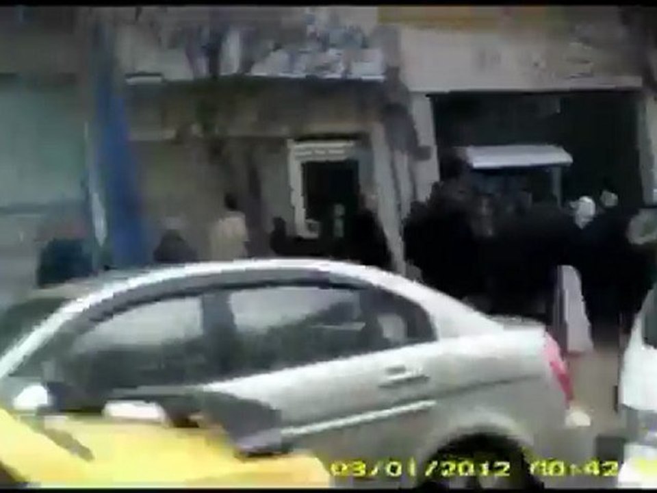 فري برس حماة المحتلة  ساحة العاصي   تواجد الامن والشبيحة  1 3 2012 ج4