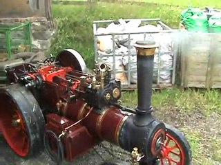 Fowler Lokomobilfahrer sucht die richtige Kohle