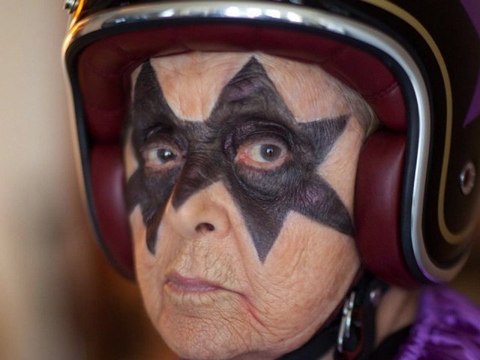 Portrait de grand-mère : Mamika, 93 ans, Paris 16e