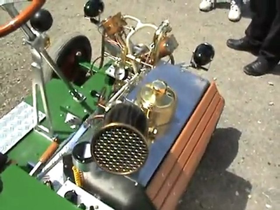 Gasbefeuertes dampfauto in lindlar