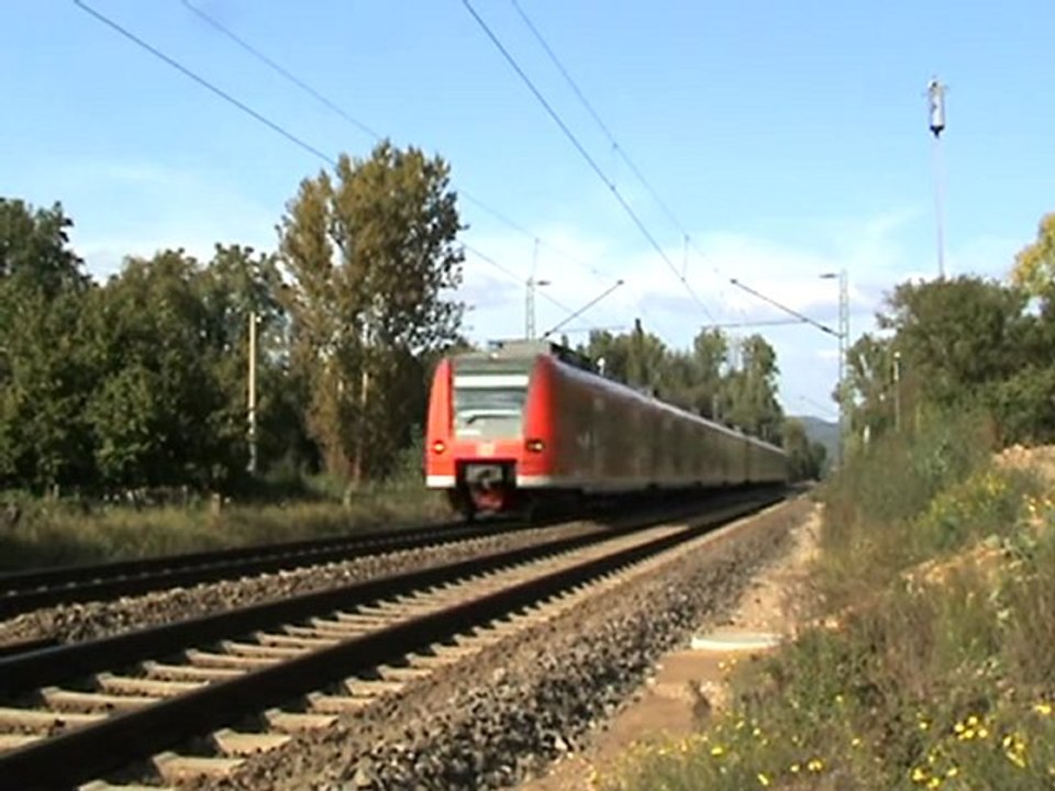 BR 425 bei Rheinbreitbach in Richtung Linz am Rhein
