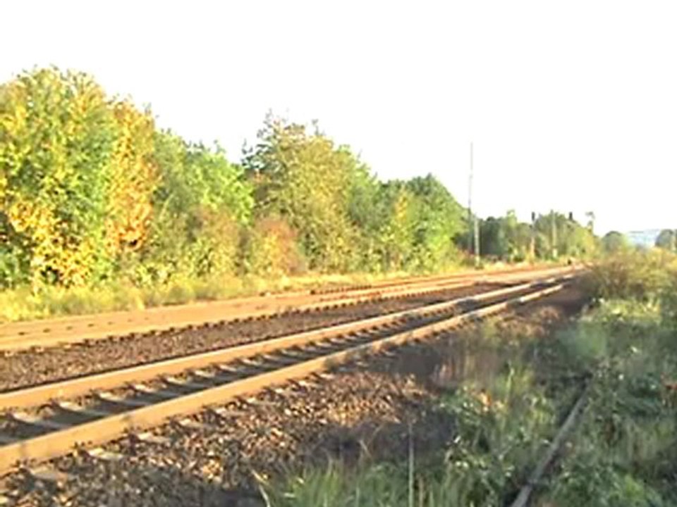BR 189 mit Kesselwagenzug von Süden kommend Richtung Bonn Köln bei der Rheinbreitbacher  Kurve