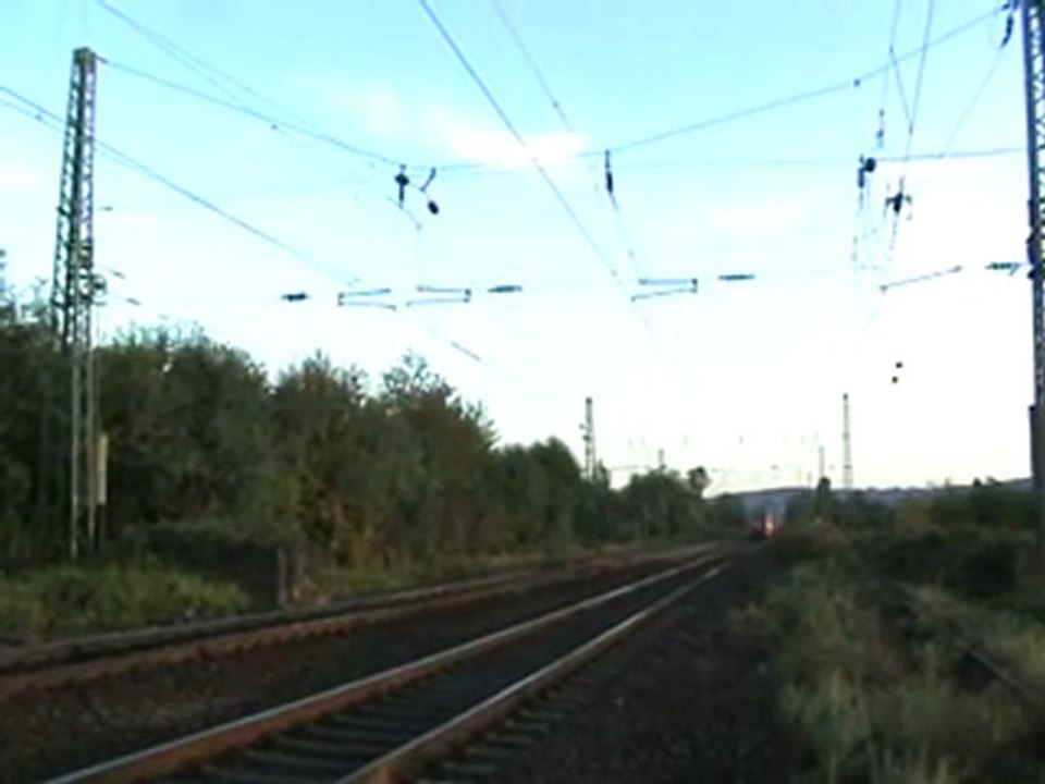 BR 425 kommt durch die Rheinbreibacher Kurve Richtung Linz am Rhein gefahren