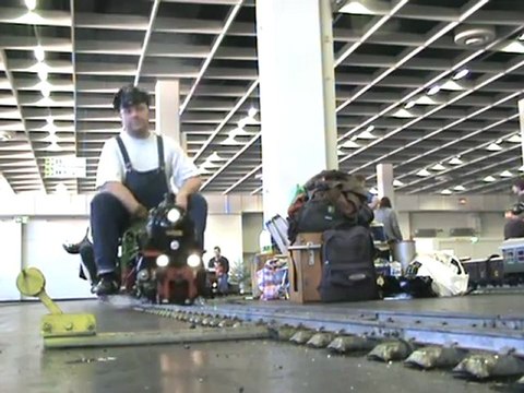 Echtdampftreffen Köln 2008 V320 lässt Dampflok auf der fünf Zoll Hauptstrecke passieren