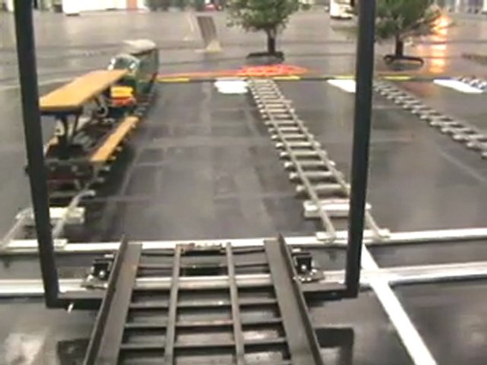 Schiebebühnenmitfahrt im fünf Zoll BW Köln-Messe