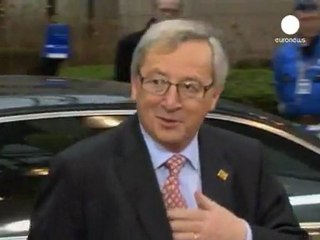 El Eurogrupo demora la concesión de más ayuda...