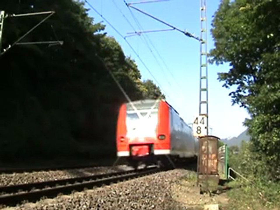 BR 425 von Koblenz nach Bonn bei Rolandswerth