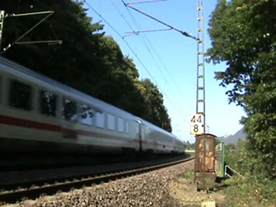 BR 101 mit Personenzug von Bonn Richtung Koblenz bei Rolandswerth