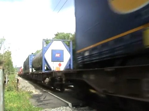 BR152 mit intermodal Güterzug nach Süden bei Rheinbreitbach