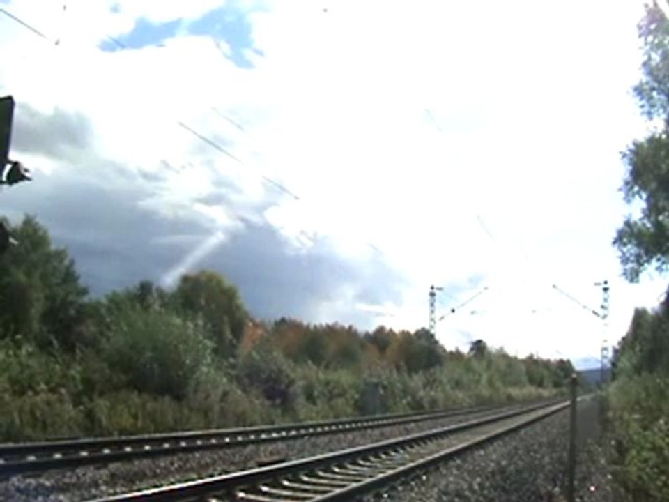 RE 481 der NIAG mit Schüttgutwagen Richtung Bonn bei Rheinbreitbach