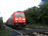 BR185 mit gemischtem Güterzug bei Rheinbreitbach nach Süden