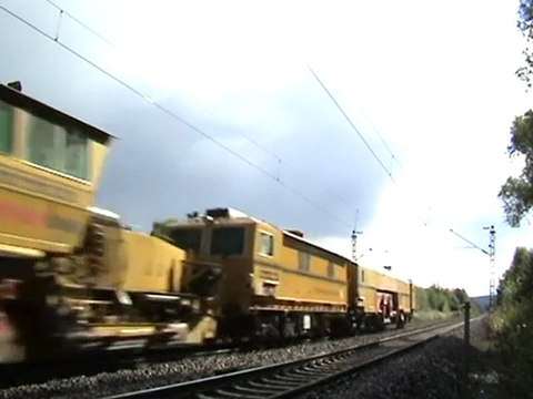 WLE 22, der neue ER20 EuroRunner mit Dieselantrieb von Siemens mit Bauzug Richtung Köln-Bonn bei Rheinbreitbach.MPG