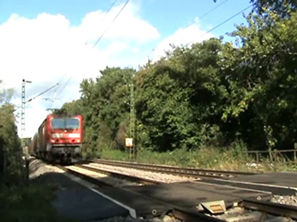 BR143 mit Dostos von Bad Honnef nach  Linz am Rhein bei Rheinbreitbach 03