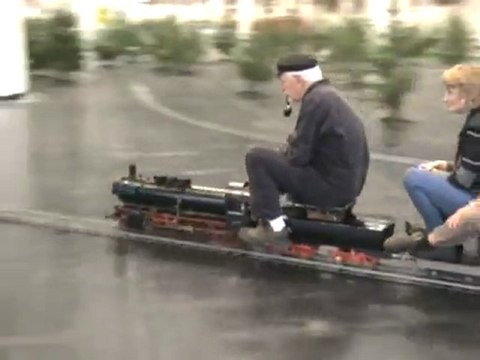 Livesteam Meeting in Cologne 2008 German steamloco and an engineer with a pipe