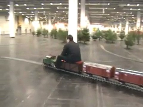 Echtdampfhallentreffen EDHT Köln 2008 Die E69 fährt auf der fünf Zoll Hauptstrecke