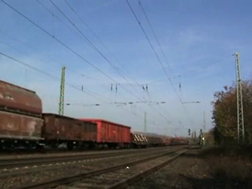 BR152 mit Güterzug nach Süden bei Rheinbreitbach