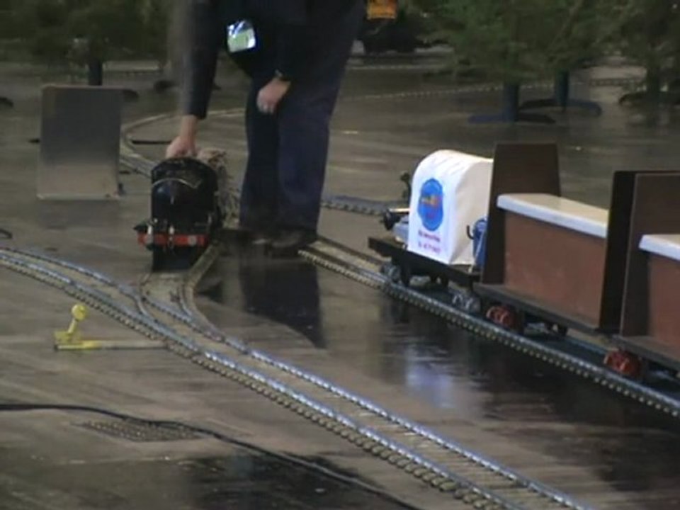 Echtdampfhallentreffen EDHT 2008 Köln Deutsche Simplex Dampflok und die englischen Gäste beim Herumrangieren