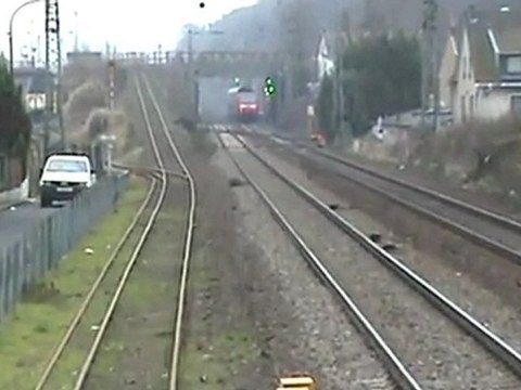 BR146 mit Dostos nach Koblenz beim Bahnhof Brohl