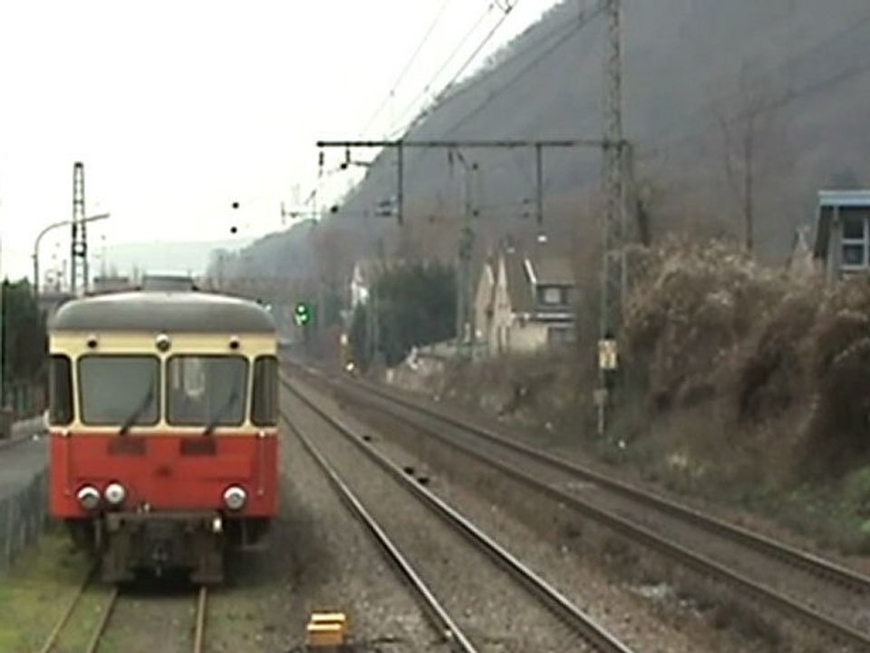 Triebwagen der Brohltalbahn und BR101 mit IC nach Koblenz