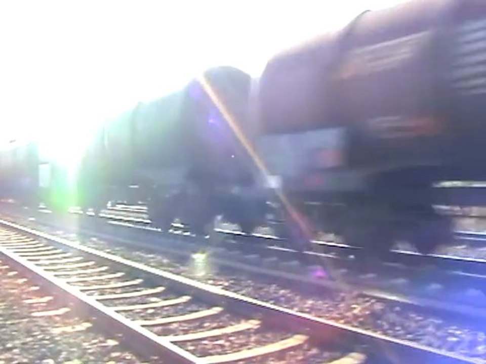 BR185 mit gemischtem Güterzug zwischen Unkel und Rheinbreitbach