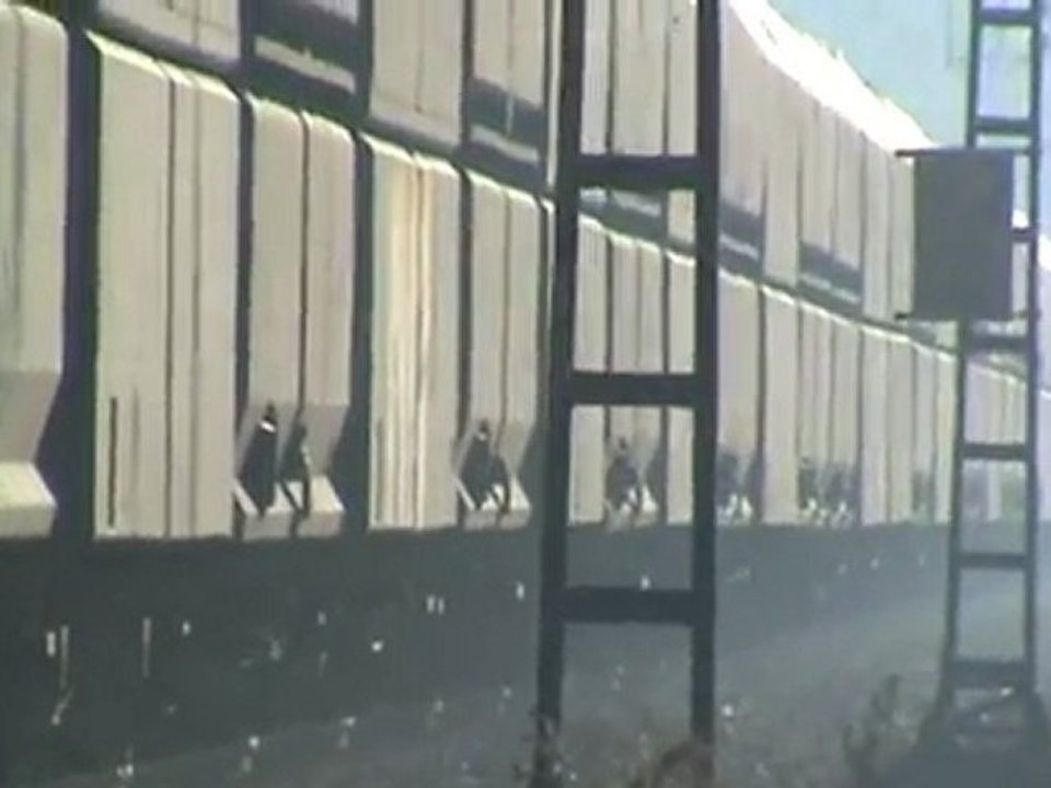 BR140 in Doppeltraktion bei Bonn Beuel Süd mit Schüttgutwagen Richtung Neuwied