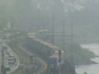 BR185 mit Containerzug kurz vor Eintreffen im Bf Neuwied