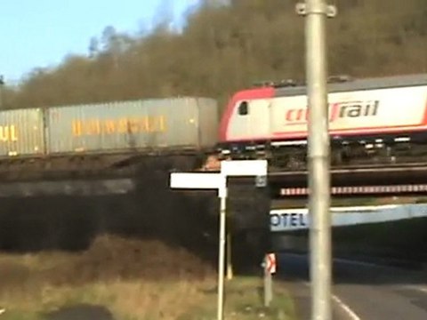 Crossrail BR185 mit Containerzug beim Unkelbachtal nach Bonn