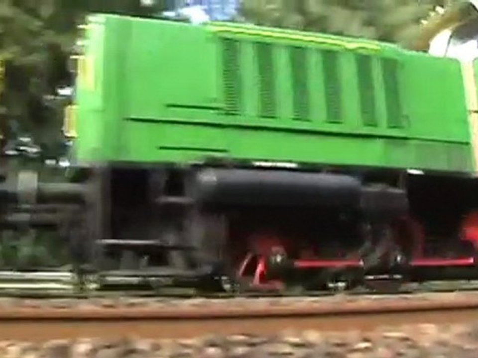 V220 der Brohltalbahn bei Namedy mit MAK V65 und BR360 im Schlepp