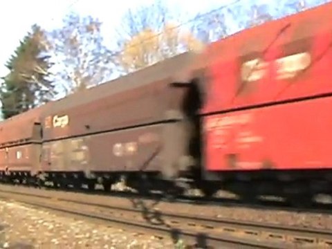 BR140 in Doppeltraktion vor Schüttgutwagenzug bei Bonn Beuel Süd