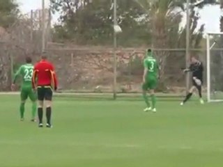 Insolite : un gardien piégé par un vent violent