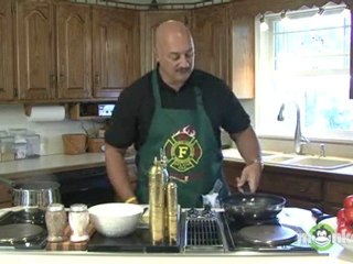 Cook Eggs - How to Break an Egg