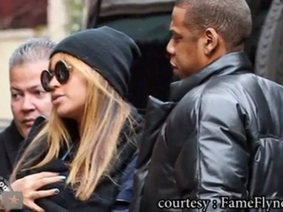 Beyonce Breast Feeds in Public