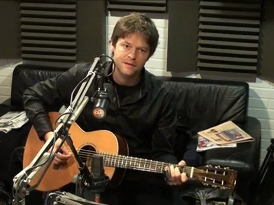 Mathis Haug - Nirvana Cover - Session Acoustique OÜI FM