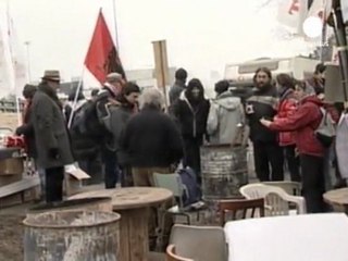 İtalyan protestocu Luca Abba hayati tehlikeyi atlattı