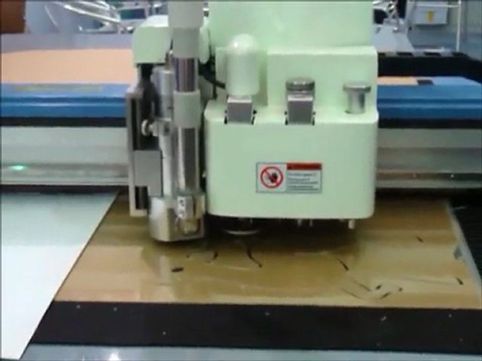 Router machine cutting acrylic