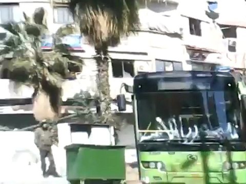فري برس غوطة دمشق سقبا شبيح مسلح في جمعة تسليح الجيش الحر 2 3 2012 ج4
