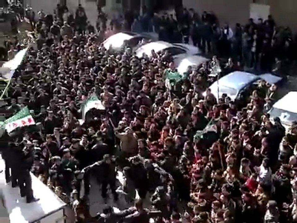 فري برس عربين المنكوبة   جمعة تسليح الجيش الحر  مظاهرة حاشدة في المدينة رغم الحصار الأمني الخانق 2 3 2012 ج3