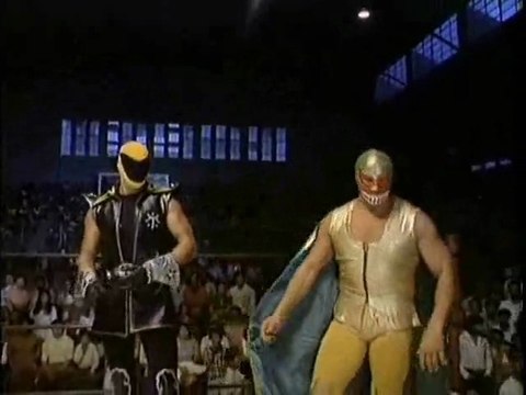 Mil Mascaras & Tinieblas vs Gory Casanova & El Gran Mammut.