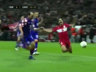 Hamit Altintop dive (Turkey 0-3 Croatia)