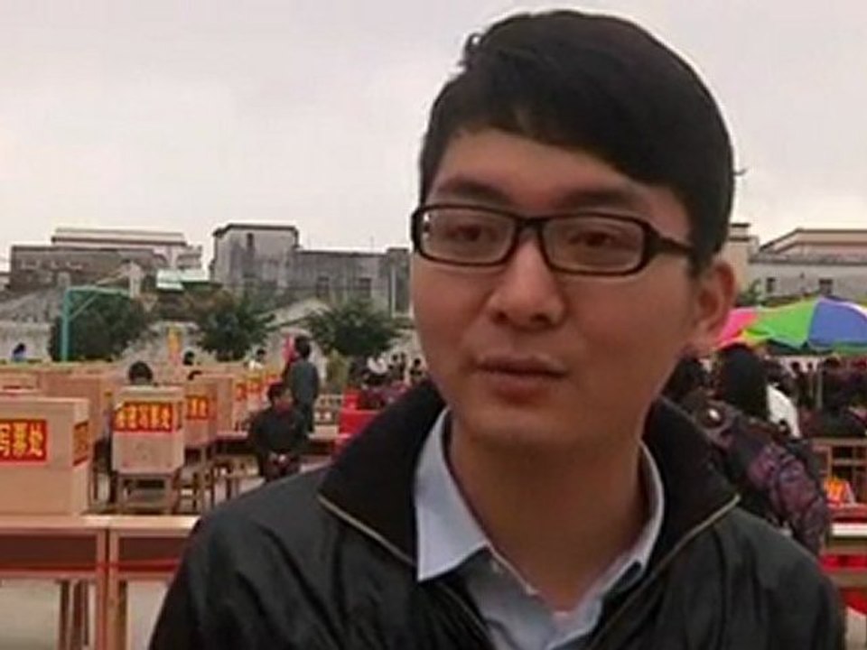 Rebel China villagers in polls