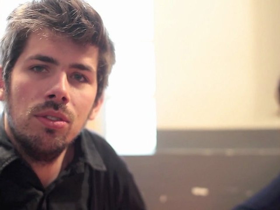 Interview Les yeux dans les yeux avec Revolver (Leur second album Let Go sortira le 12 mars 2012)