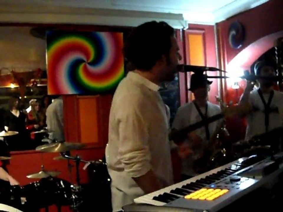 Fighting Reason au Kitsch' café - Come Back