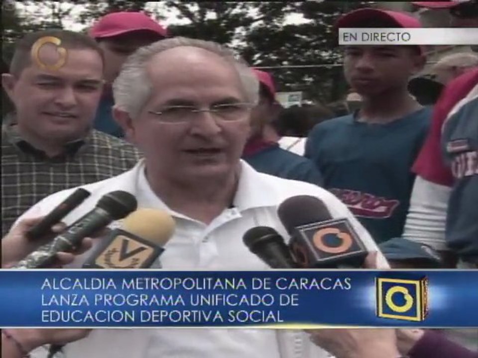 Alcalde Ledezma hace entrega de material deportivo en Coche