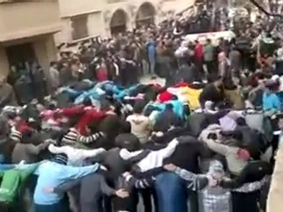 فري برس  دير الزور تشييع الشهيدة مريم    3 3 2012 ج2