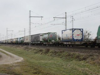 BB 27000 assurant un train du combiné