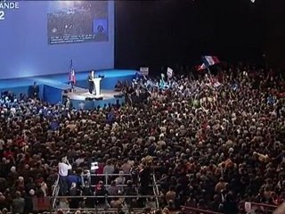 Hollande veut mettre fin à l'"omniprésidence"