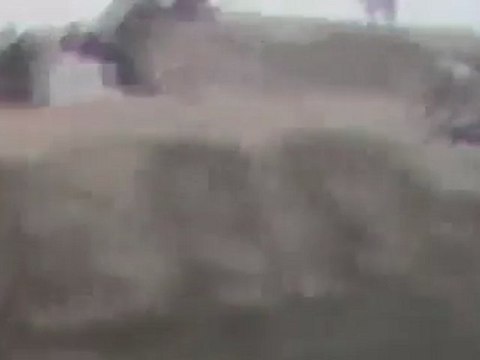 فري برس ديربرالزور اطلاق النار من عصابات الأسد على المتظاهرين 3 3 2012