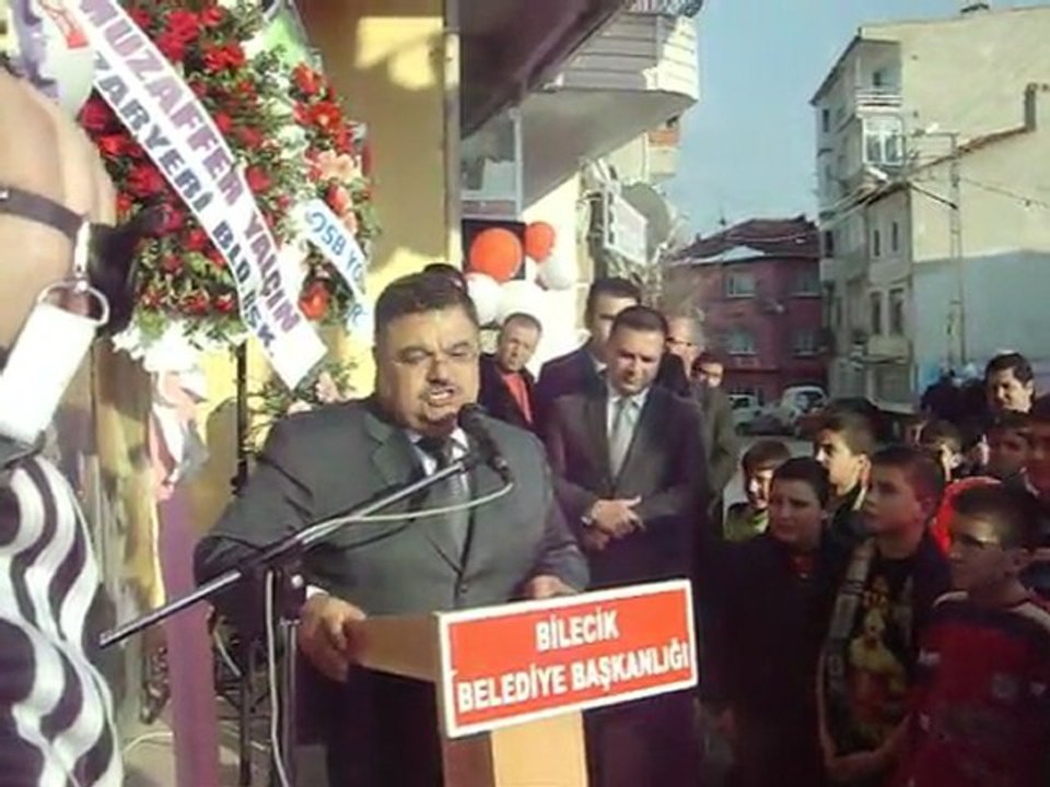 GÖRKEMLİ AÇILIŞ