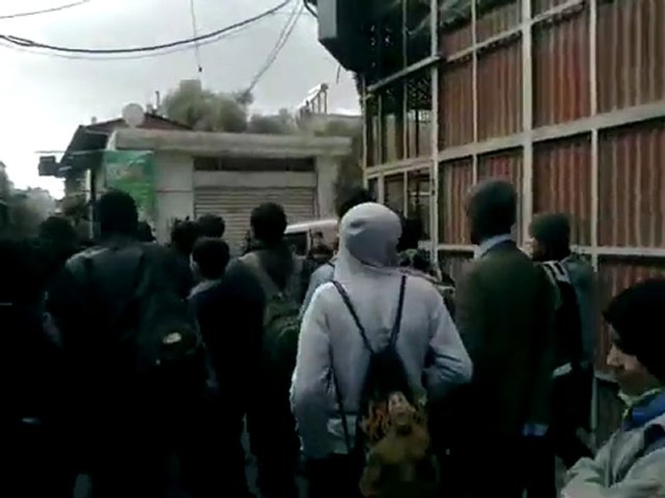 فري برس دمشق حي القابون مظاهرة طلابية الأحد 4 3 2012 ج  1
